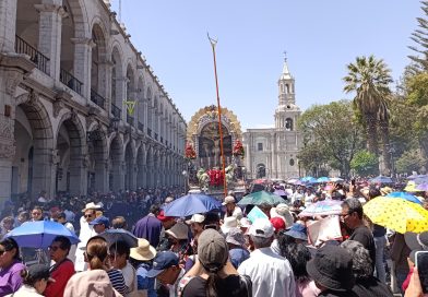 Se realizó la sexta y última procesión del Señor de los Milagros en Arequipa