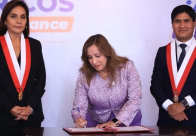 MANDATARIA DINA BOLUARTE PIDE PERMISO PARA VIAJAR A ECUADOR: