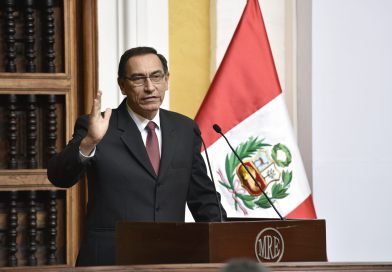 MARTÍN VIZCARRA SIGUE HACIENDO CAMPAÑA, PESE A SUS INHABILITACIONES: