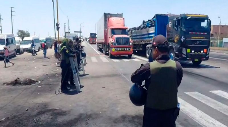 LA PNP SE PREPARA PARA LIBERAR CARRETERA EN OCOÑA: