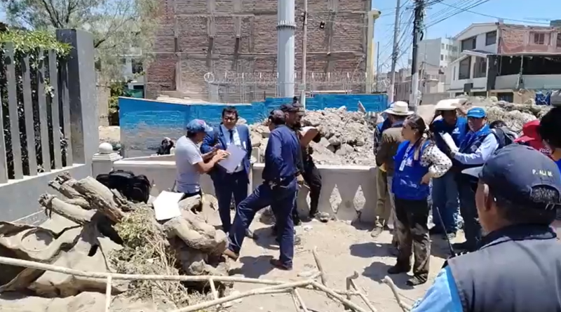 AUTORIDADES INSPECCIONAN CAUCE DE TORRENTERA EL CHULLO Y ANUNCIAN ACCIONES LEGALES CONTRA COLEGIO LORD BYRON