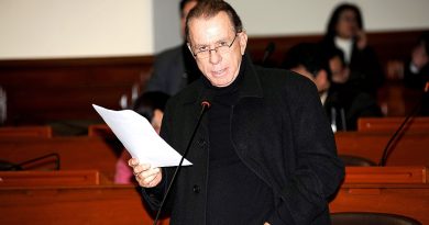 RICARDO BELMONT ES ACUSADO DE ESTAFADOR: