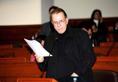 RICARDO BELMONT ES ACUSADO DE ESTAFADOR: