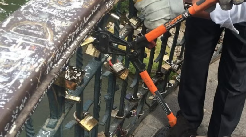 RETIRARÁN CANDADOS DE PUENTE BOLOGNESI EN AREQUIPA: